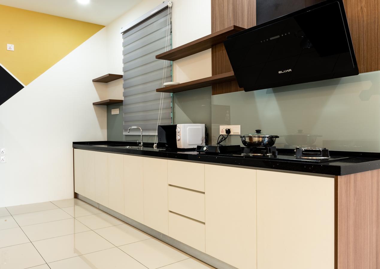 Southwest Island Suite By D Imperio Homestay Bayan Lepas Εξωτερικό φωτογραφία