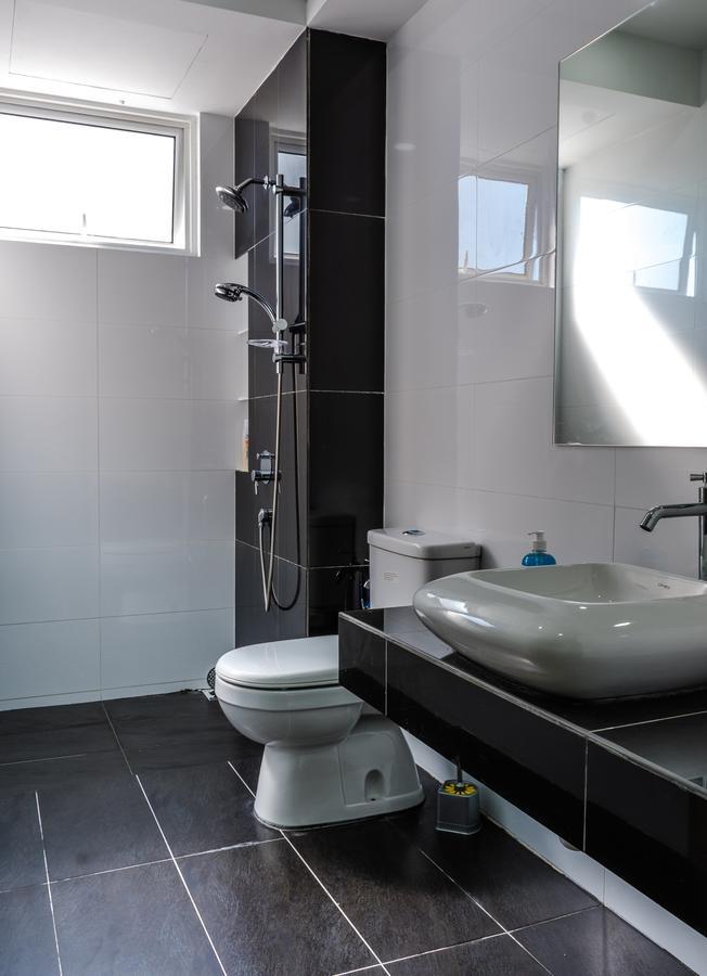 Southwest Island Suite By D Imperio Homestay Bayan Lepas Εξωτερικό φωτογραφία
